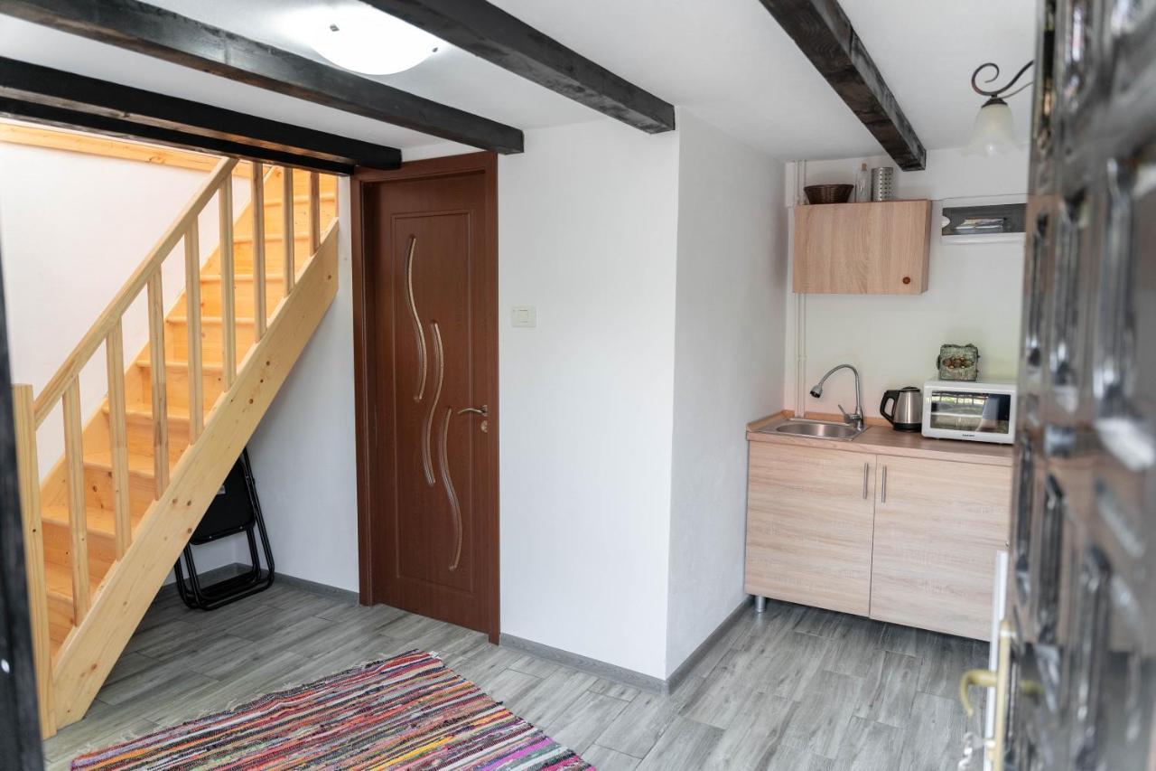 La Fanar Guesthouse Curtea De Arges Bagian luar foto